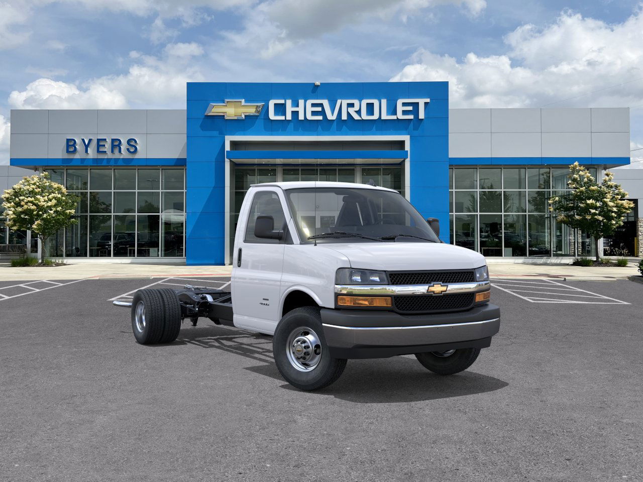 2025 Chevrolet Express Cutaway Base's photo