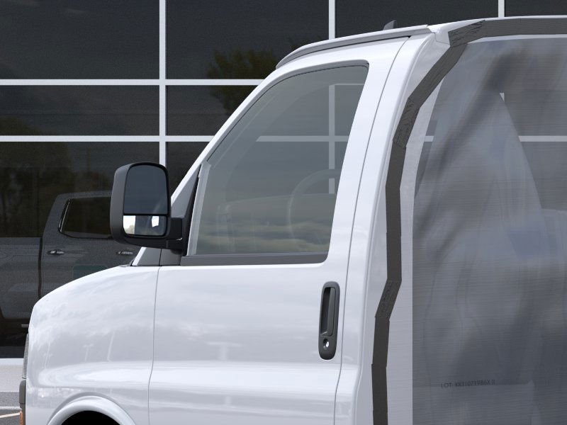 2025 Chevrolet Express Cutaway 3500 photo 8