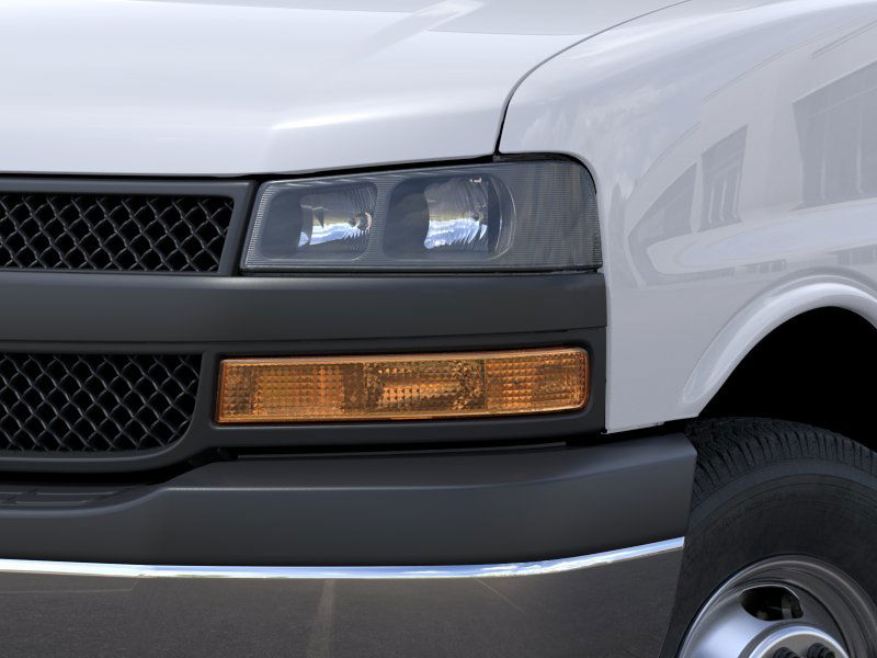 2025 Chevrolet Express Cutaway 3500 photo 6