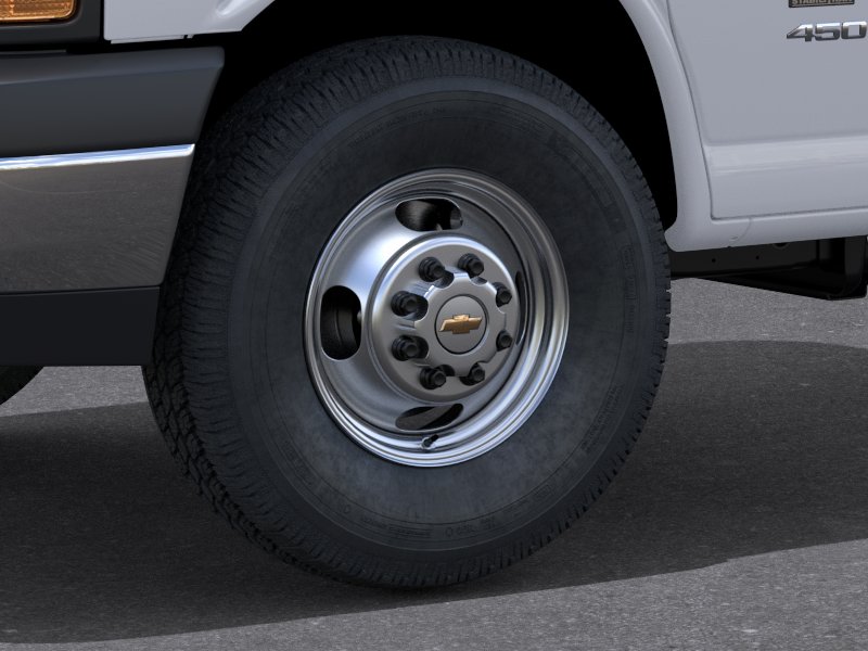 New 2025 Summit White Chevrolet 1WT image 33