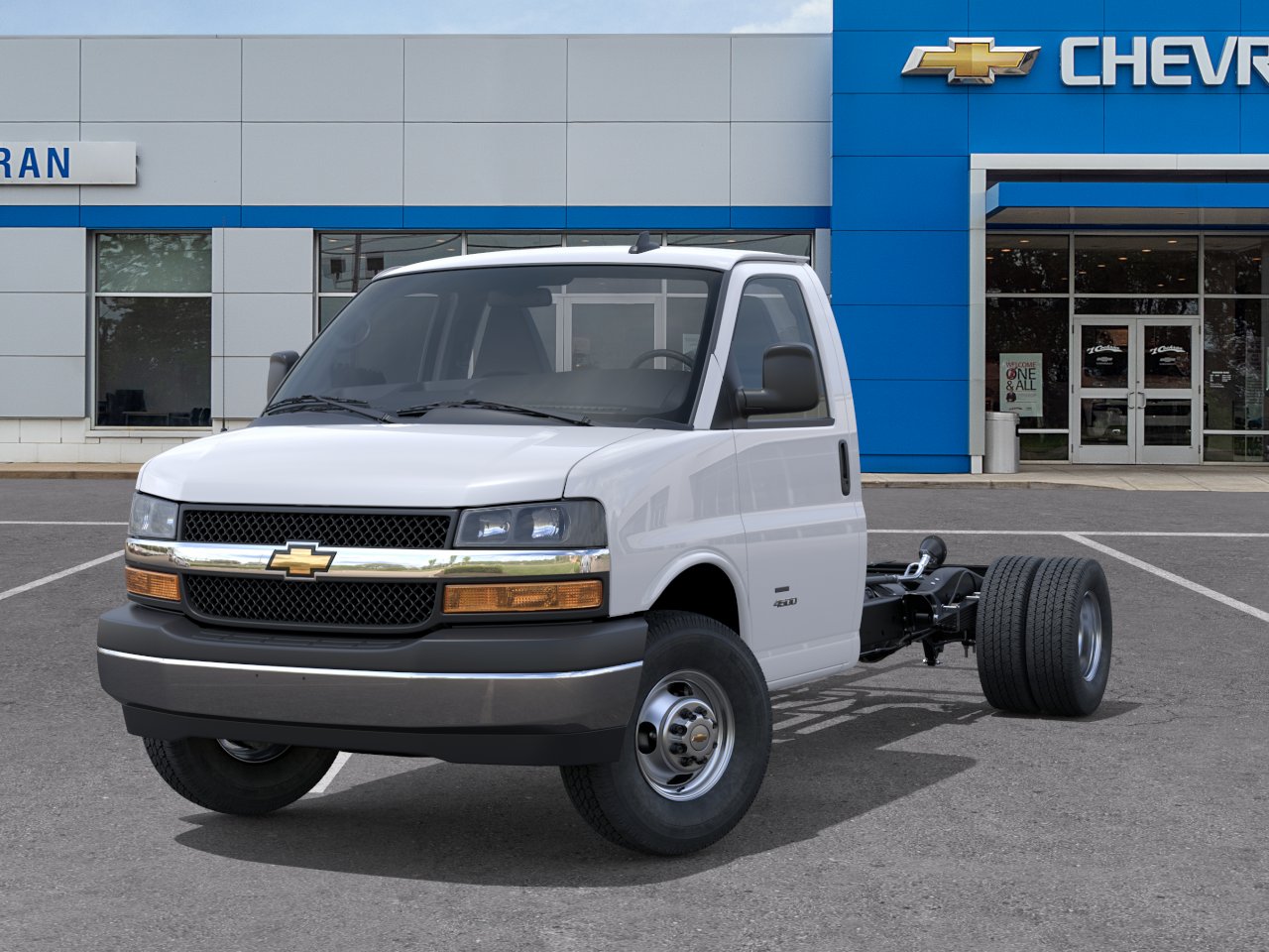 New 2026 Summit White Chevrolet 1WT image 30