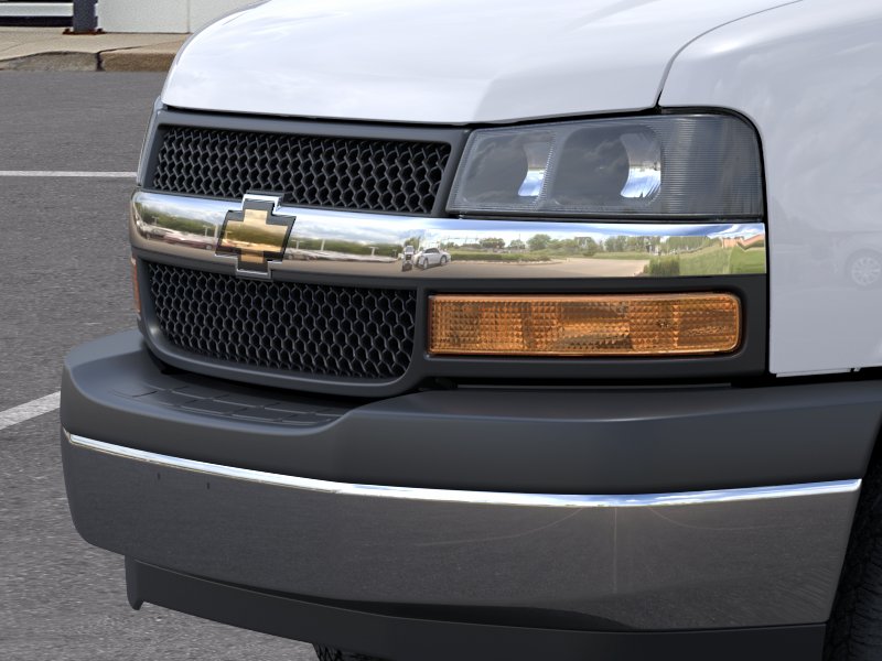 New 2026 Summit White Chevrolet 1WT image 37