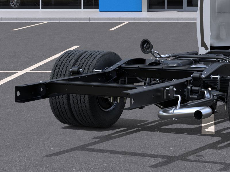 New 2025 Summit White Chevrolet 1WT image 35