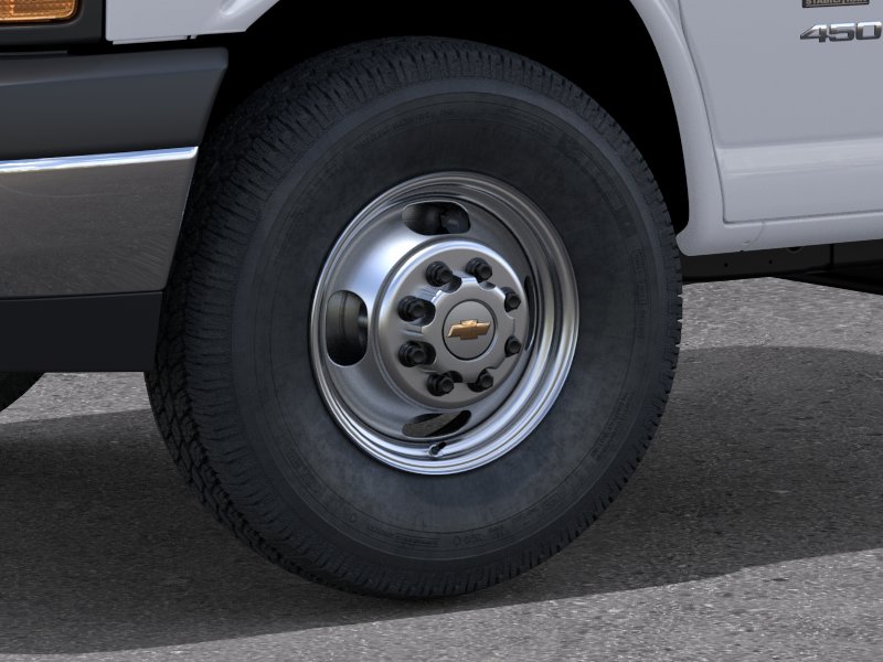 New 2025 Summit White Chevrolet 1WT image 37