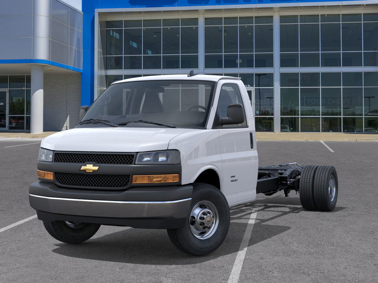 2025 Chevrolet Express Cutaway 3500 photo 4