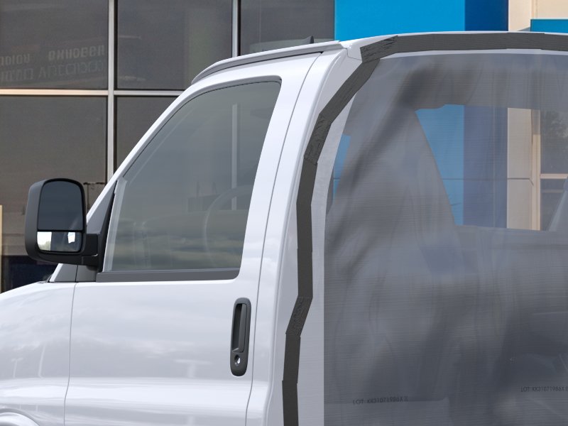New 2026 Summit White Chevrolet 1WT image 36
