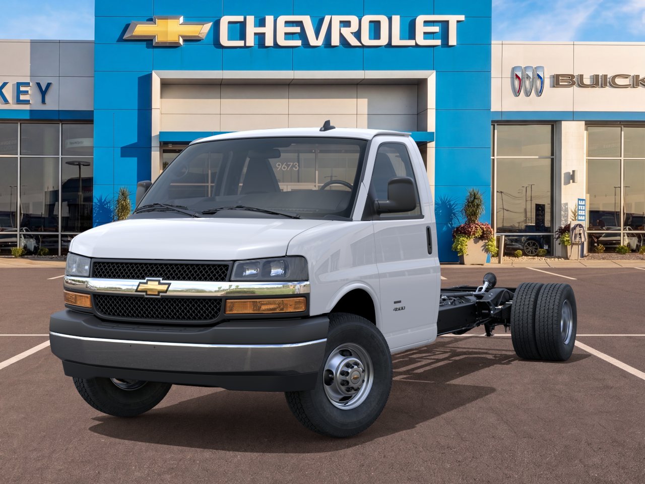 New 2026 Summit White Chevrolet 1WT image 30