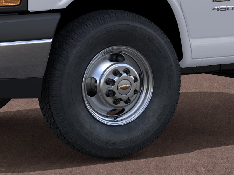 New 2026 Summit White Chevrolet 1WT image 33