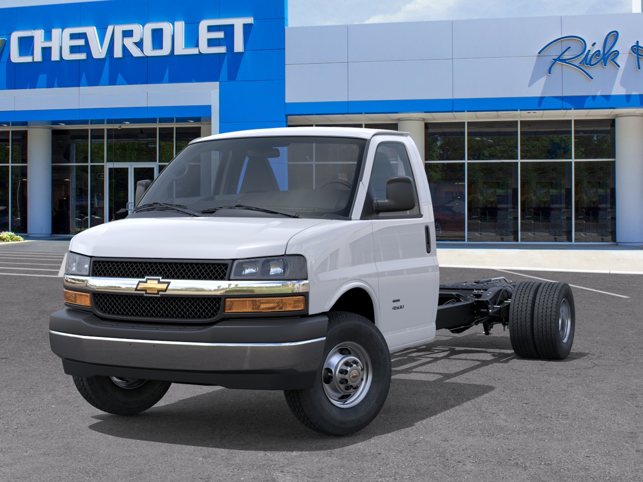 New 2026 Summit White Chevrolet 1WT image 31