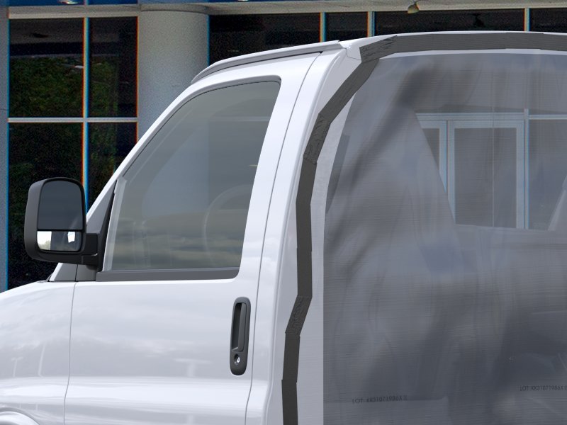 New 2026 Summit White Chevrolet 1WT image 37