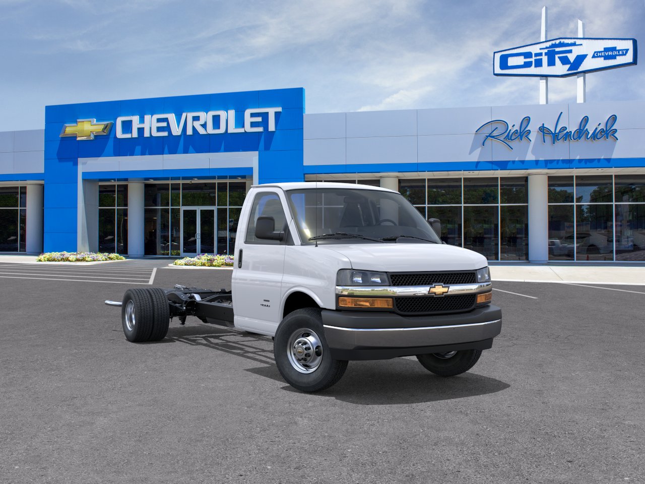 New 2026 Summit White Chevrolet 1WT image 26