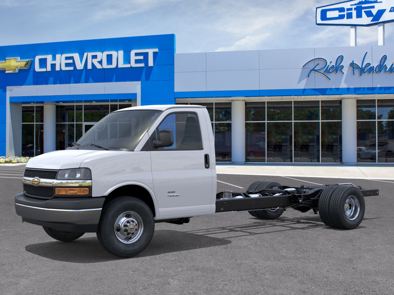 New 2026 Summit White Chevrolet 1WT image 27