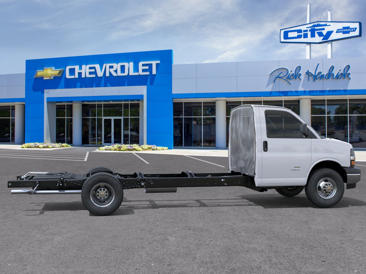 New 2026 Summit White Chevrolet 1WT image 30
