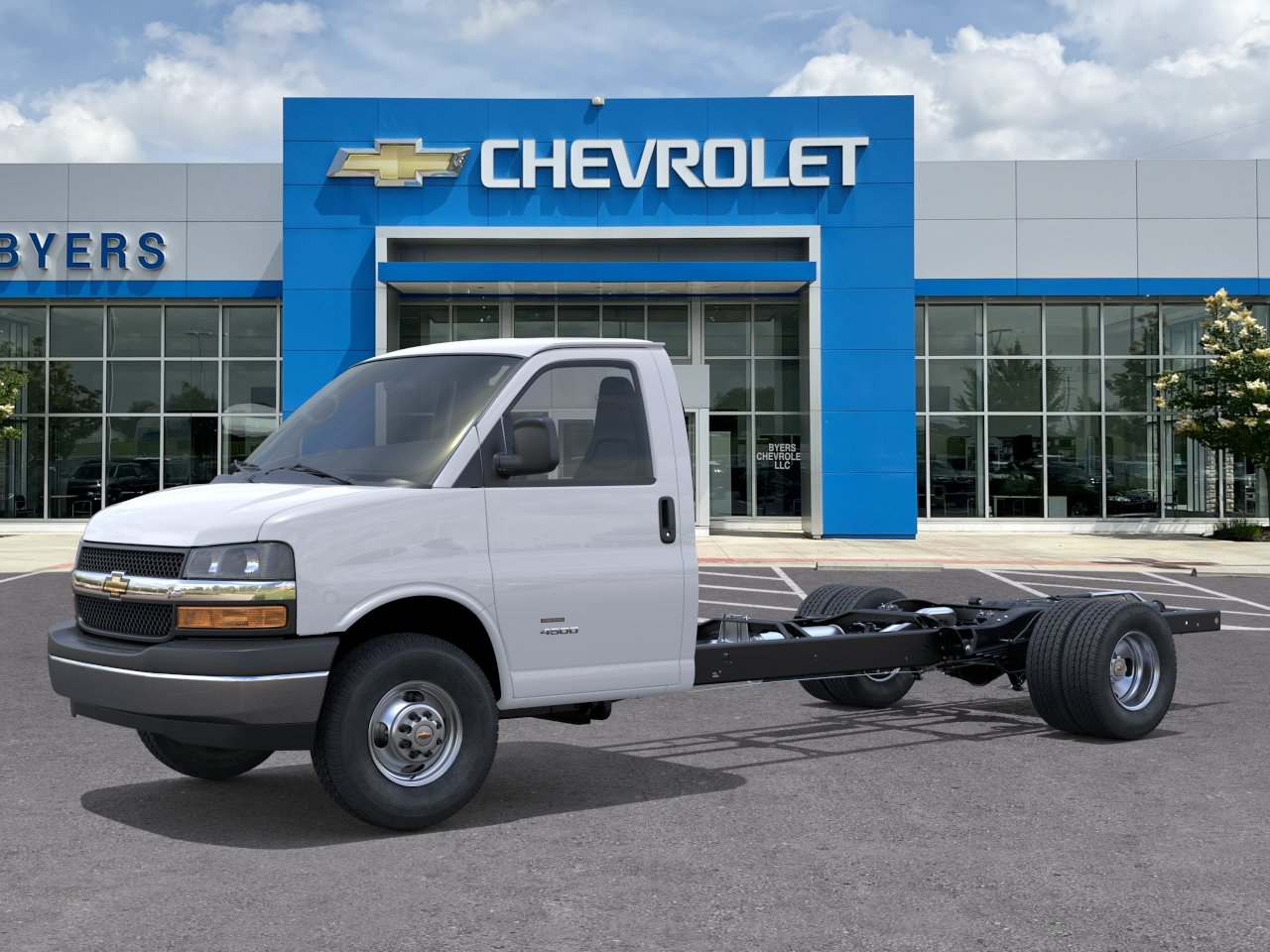 New 2026 Summit White Chevrolet 1WT image 2
