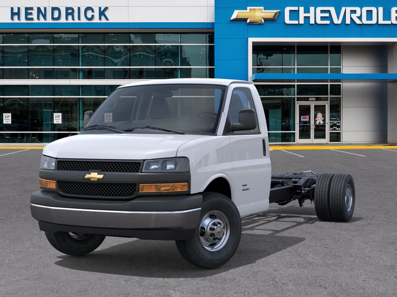 New 2026 Summit White Chevrolet 1WT image 31