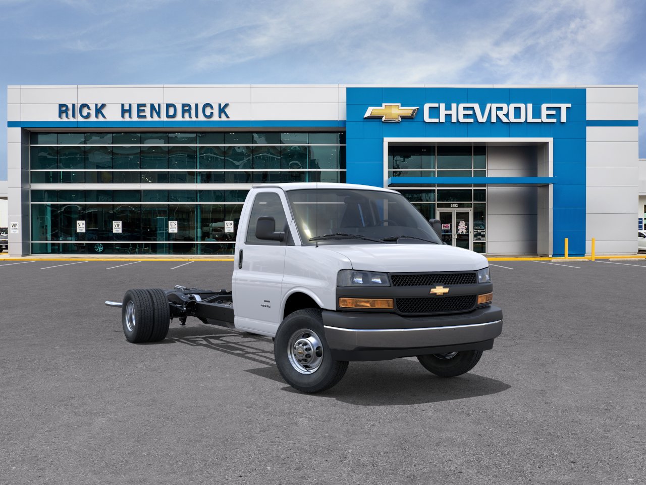 New 2026 Summit White Chevrolet 1WT image 26