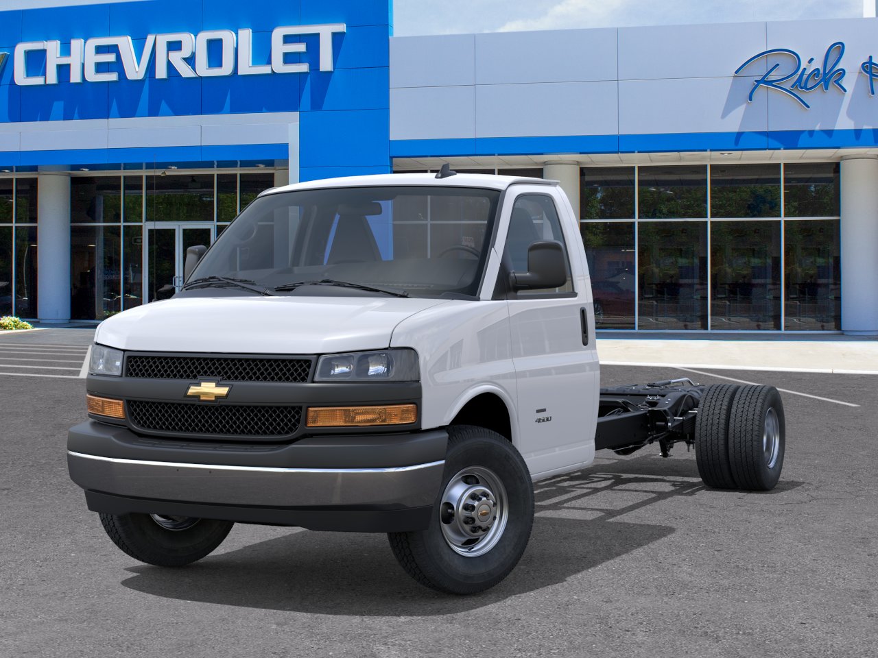 New 2025 Summit White Chevrolet 1WT image 32