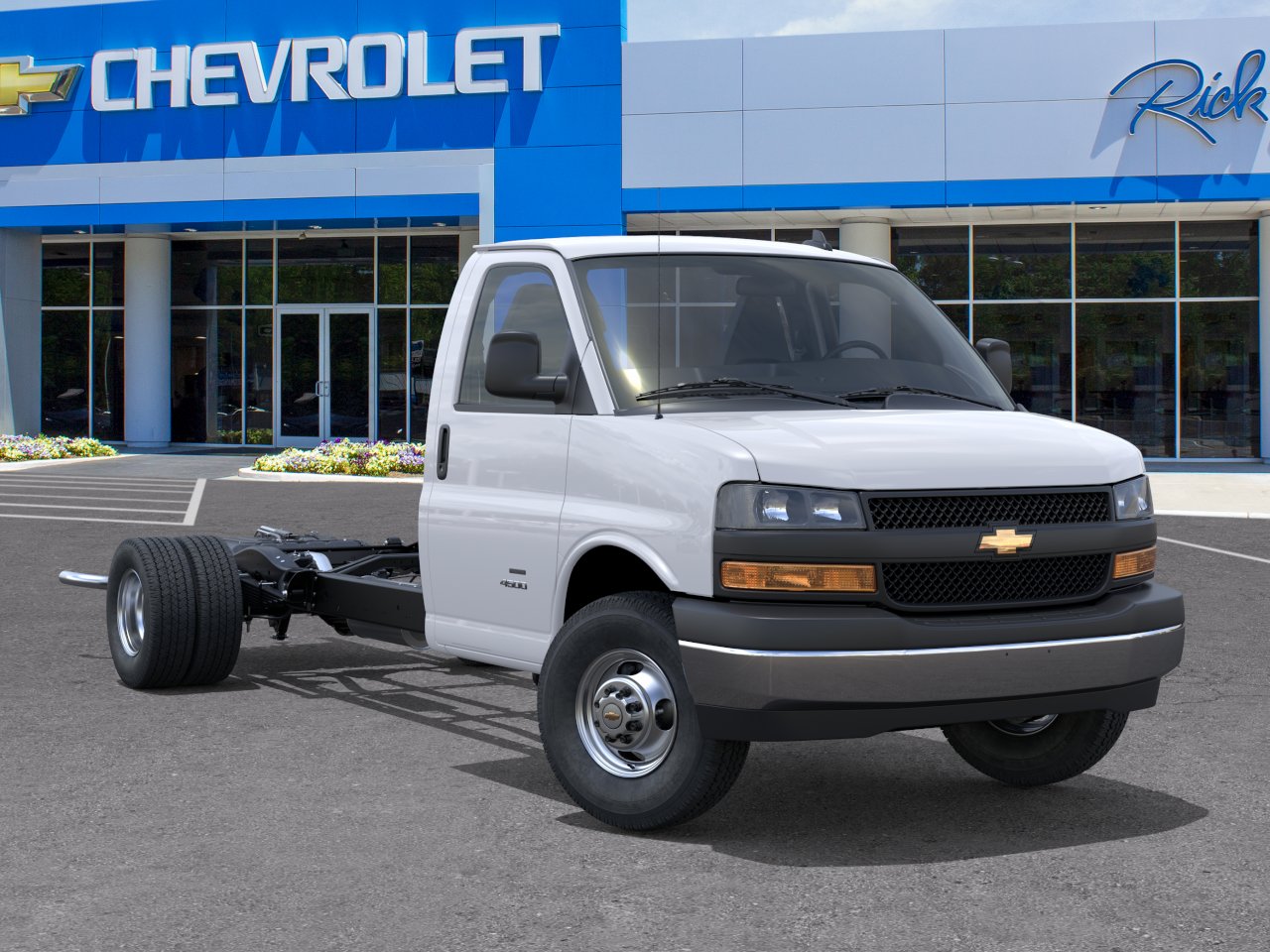 New 2025 Summit White Chevrolet 1WT image 33