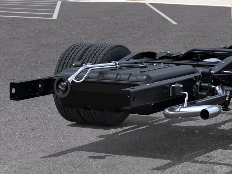 New 2025 Summit White Chevrolet 1WT image 40