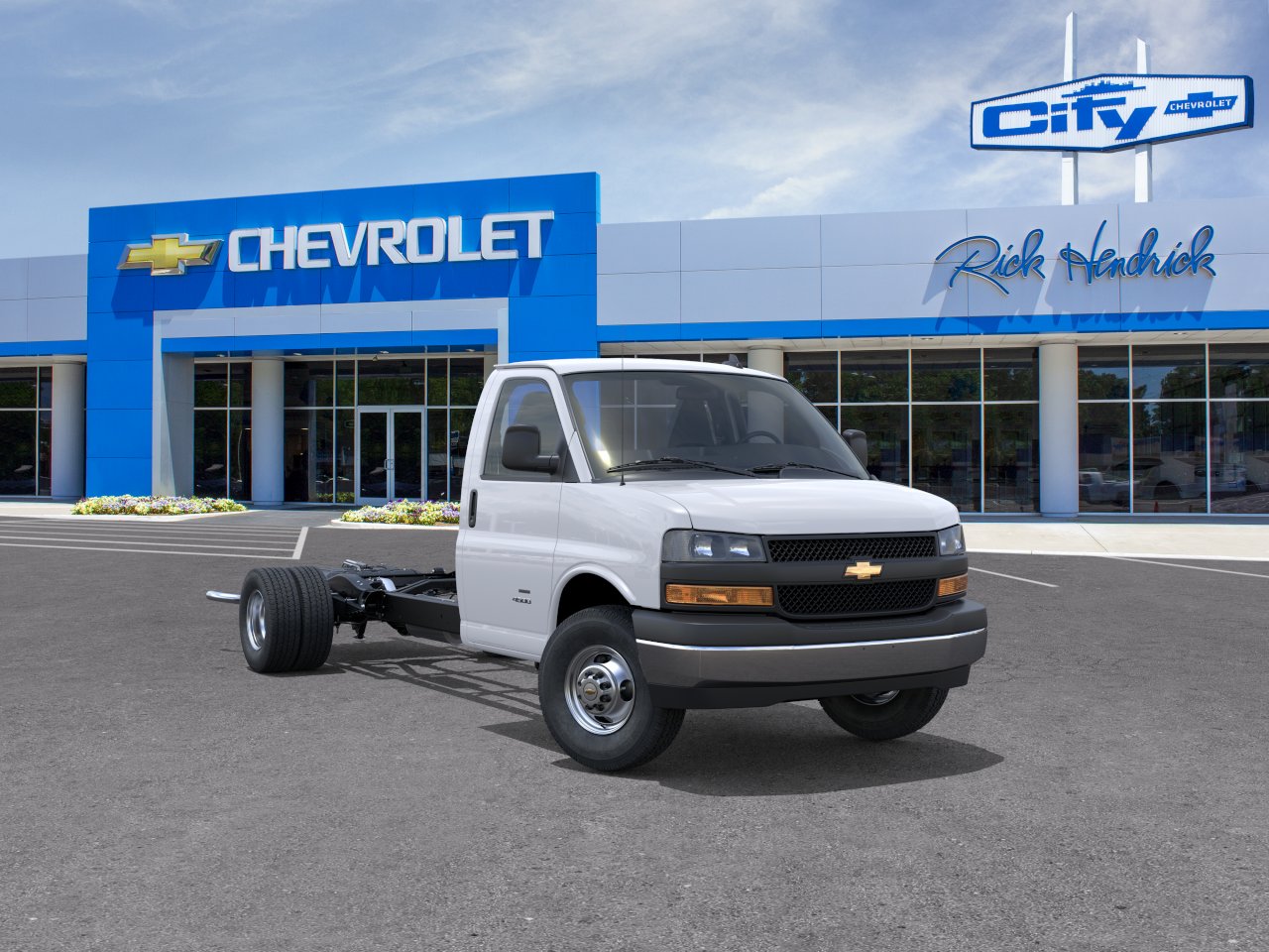 New 2025 Summit White Chevrolet 1WT image 27