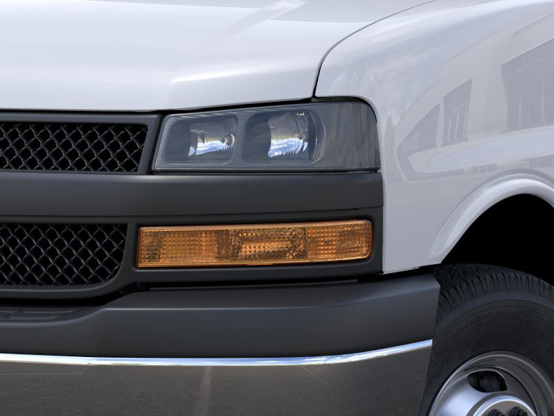 2025 Chevrolet Express Cutaway 3500 photo 9