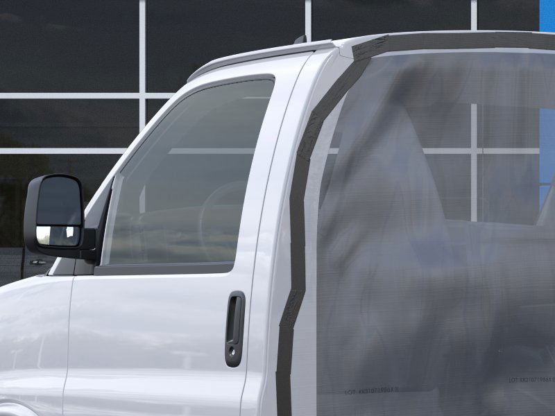 2025 Chevrolet Express Cutaway 3500 photo 11