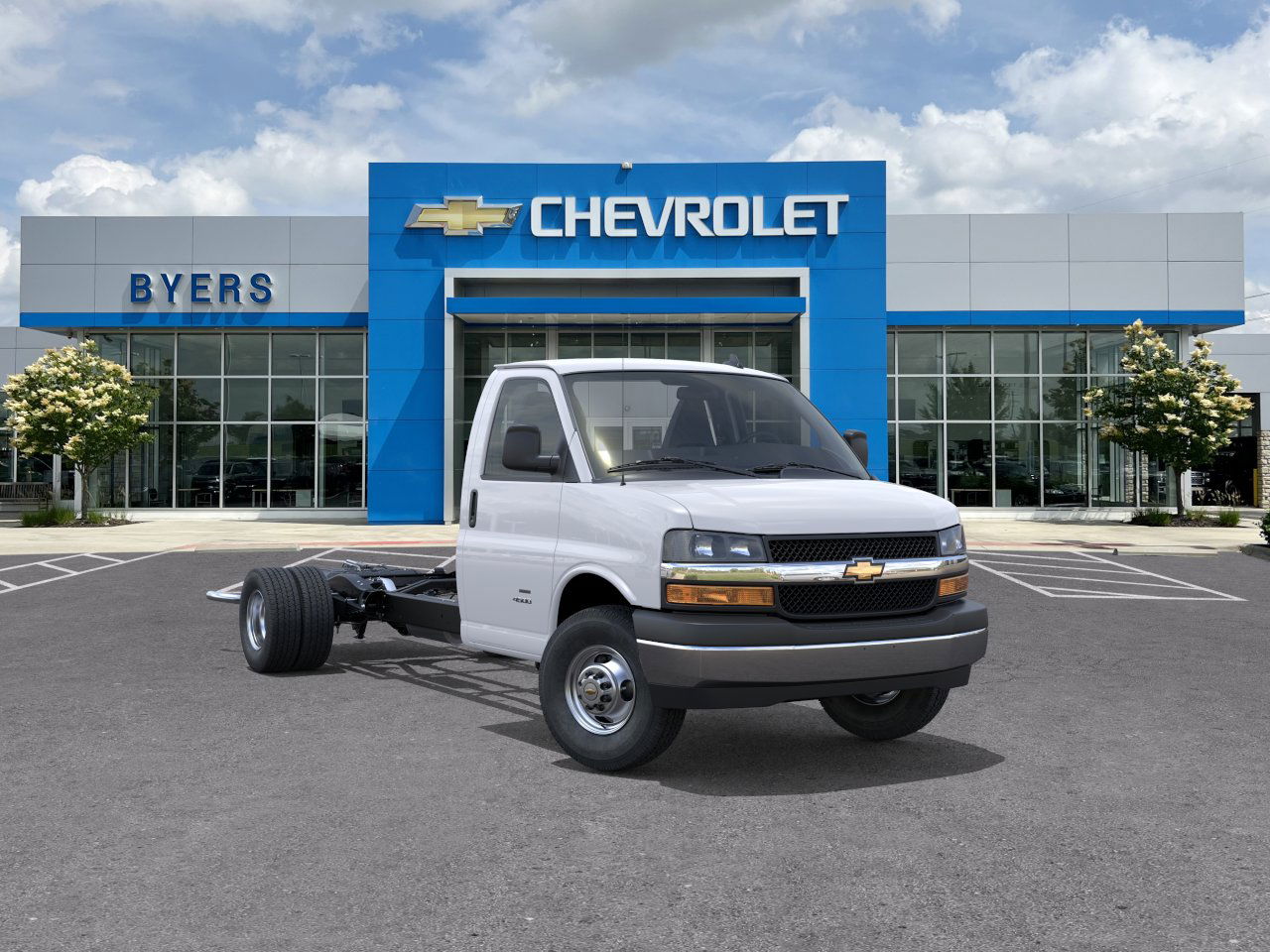 2025 Chevrolet Express Cutaway Base's photo