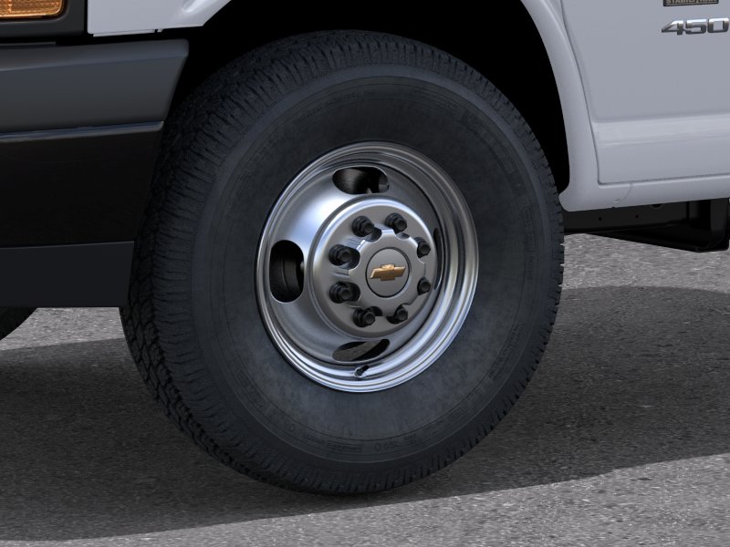 New 2026 Summit White Chevrolet 2WT image 9