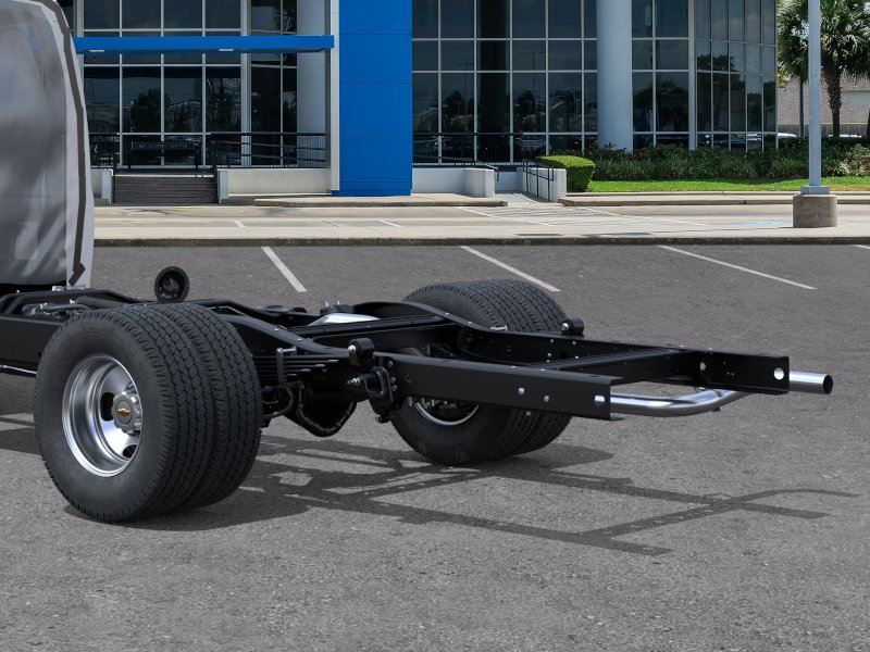 New 2026 Summit White Chevrolet 2WT image 11