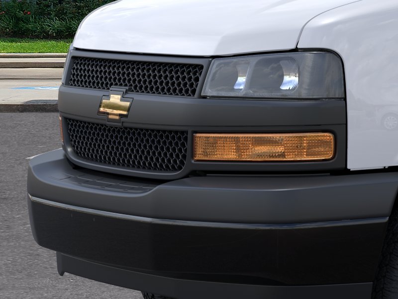 New 2026 Summit White Chevrolet 2WT image 13