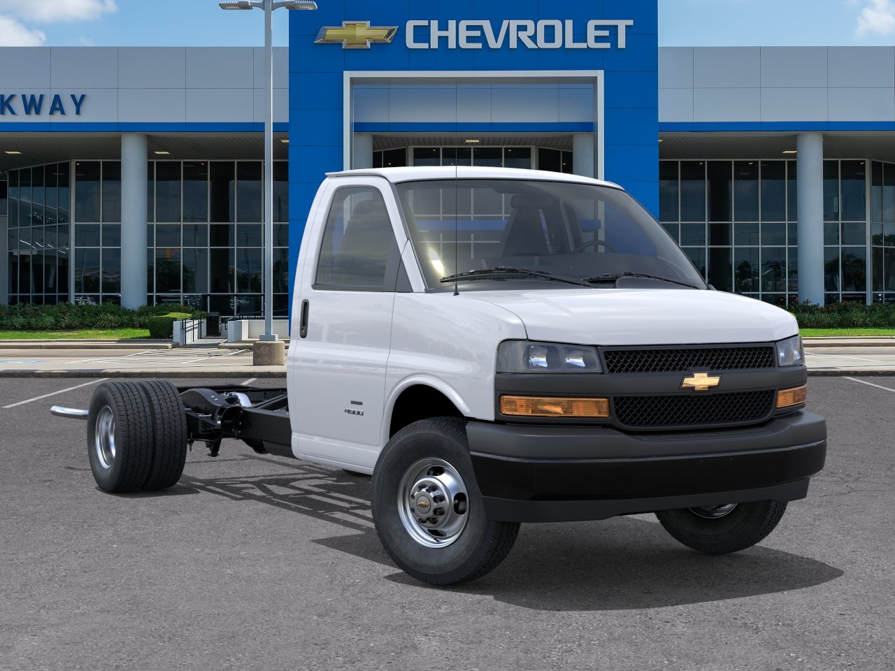 New 2026 Summit White Chevrolet 2WT image 7