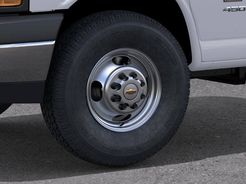 New 2026 Summit White Chevrolet 2WT image 46