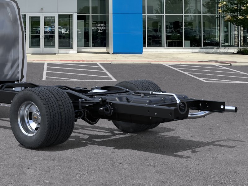 New 2026 Summit White Chevrolet 2WT image 48