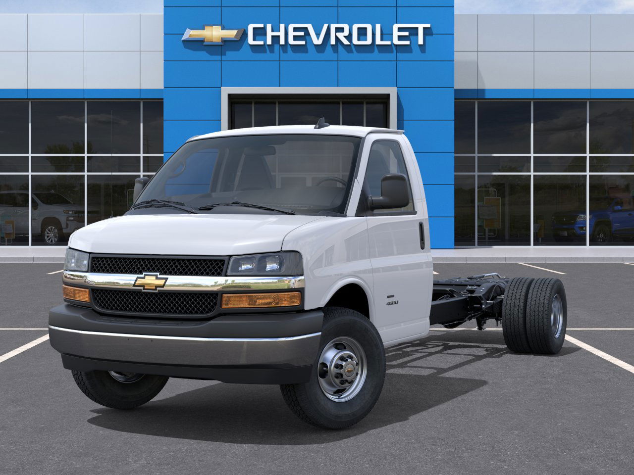 New 2025 Summit White Chevrolet 2WT image 28