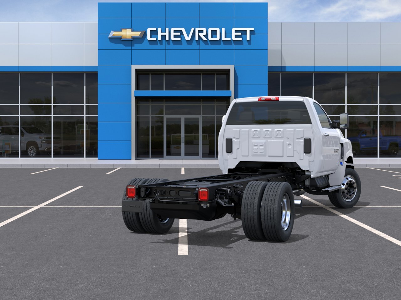 New 2026 Summit White Chevrolet WT image 18