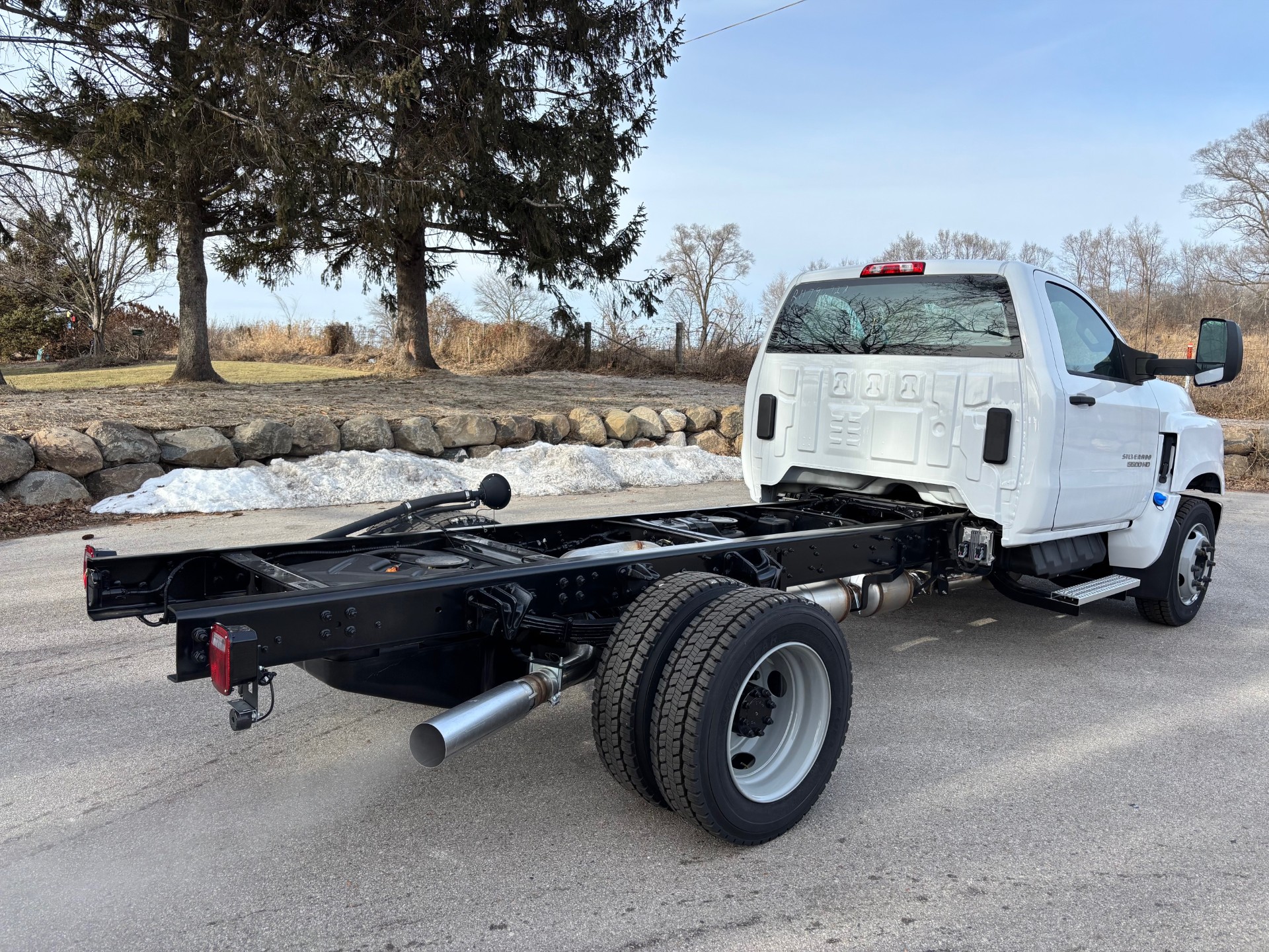 2024 Chevrolet Silverado 5500HD Work Truck photo 2