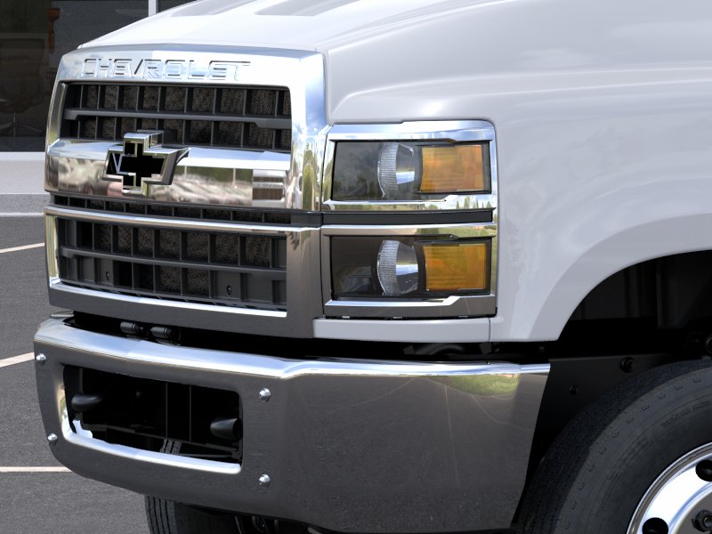 New 2026 Summit White Chevrolet WT image 27
