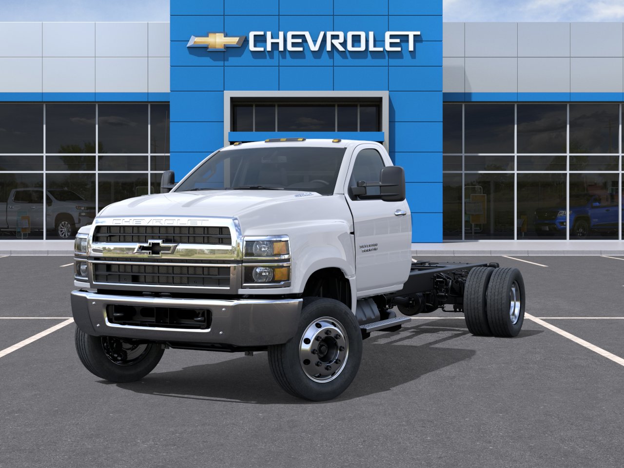 New 2026 Summit White Chevrolet WT image 6