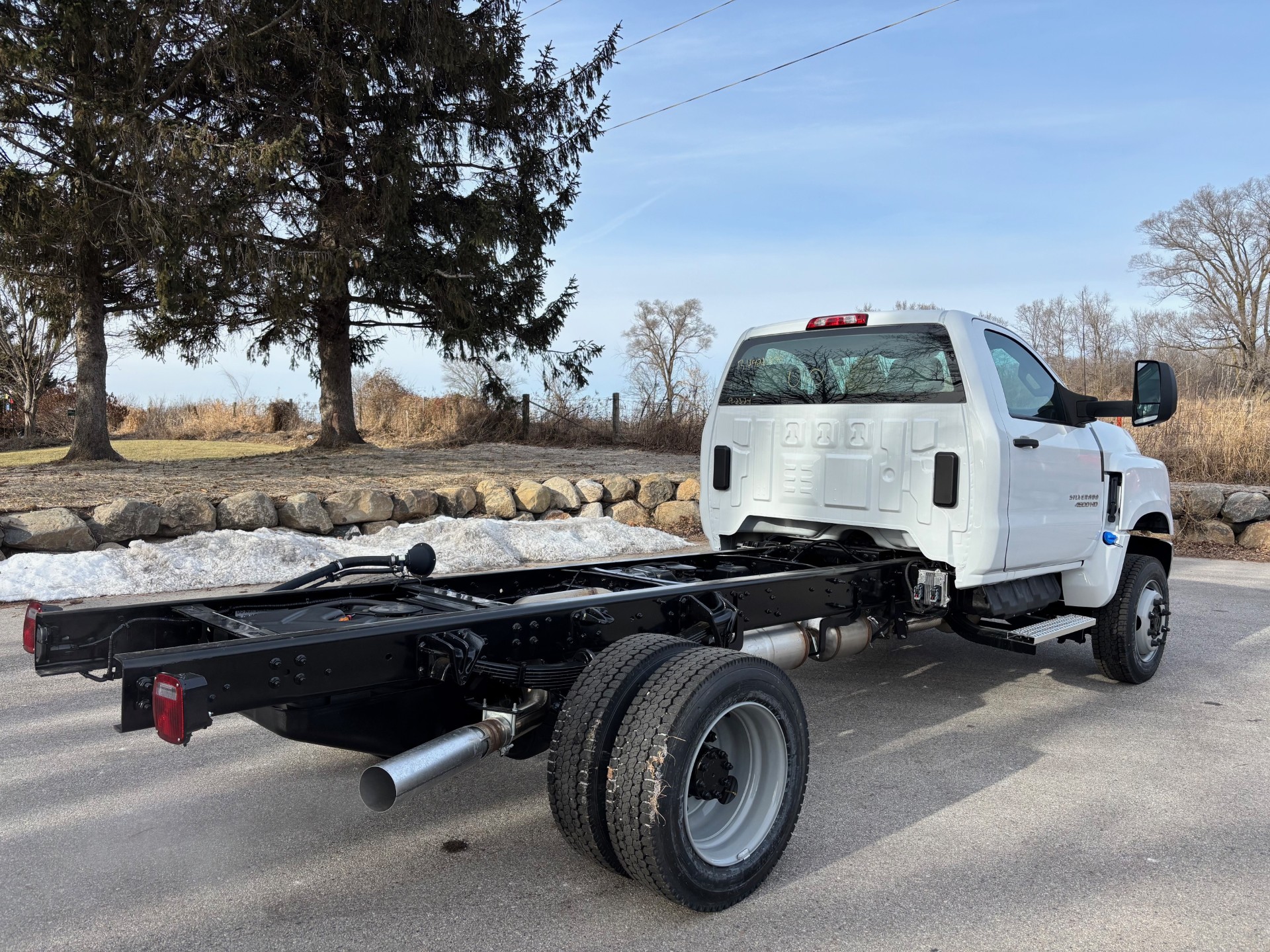 2024 Chevrolet Silverado 4500HD Work Truck photo 2