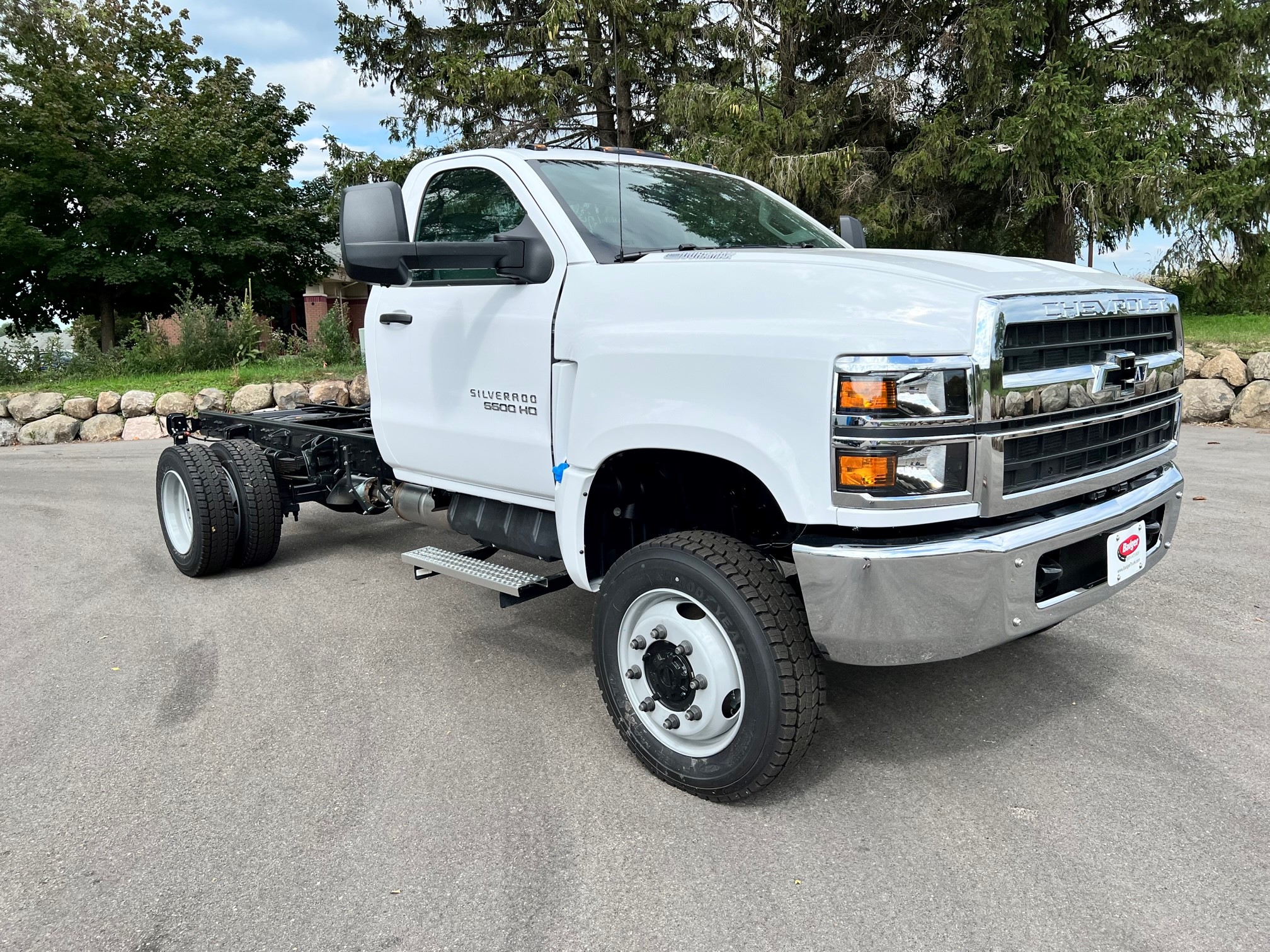 2024 Chevrolet Silverado 5500HD Work Truck photo 2