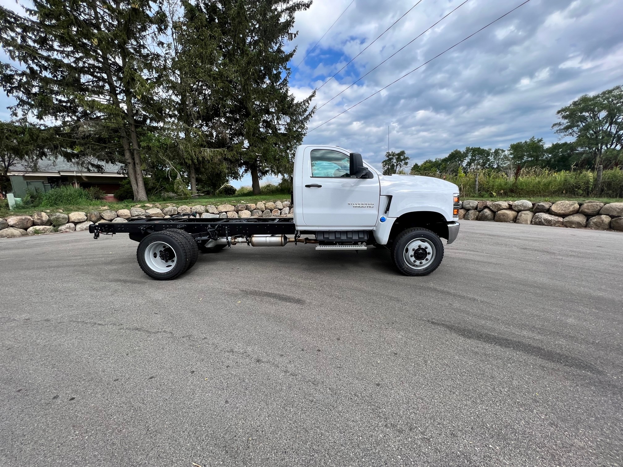 2024 Chevrolet Silverado 4500 Medium Duty Chassis Cab Work Truck's photo