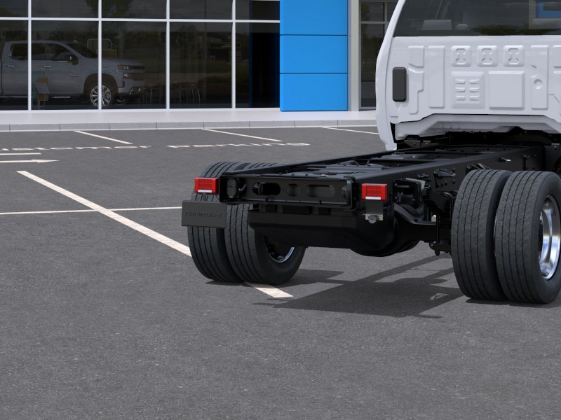 New 2026 Summit White Chevrolet Work Truck image 11