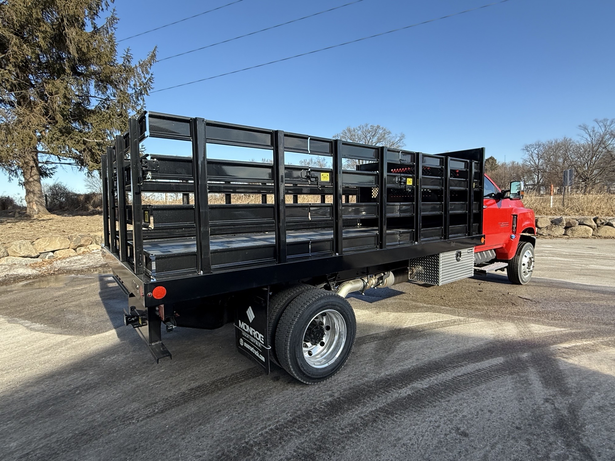 2024 Chevrolet Silverado 5500HD LT photo 3