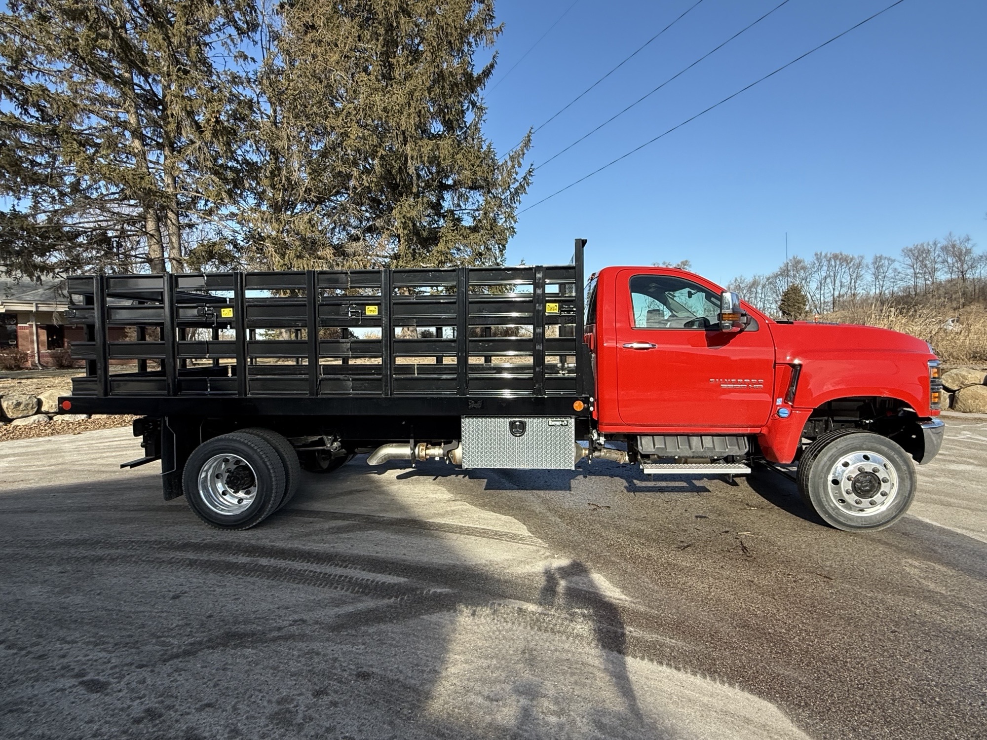 2024 Chevrolet Silverado 5500HD LT photo 2