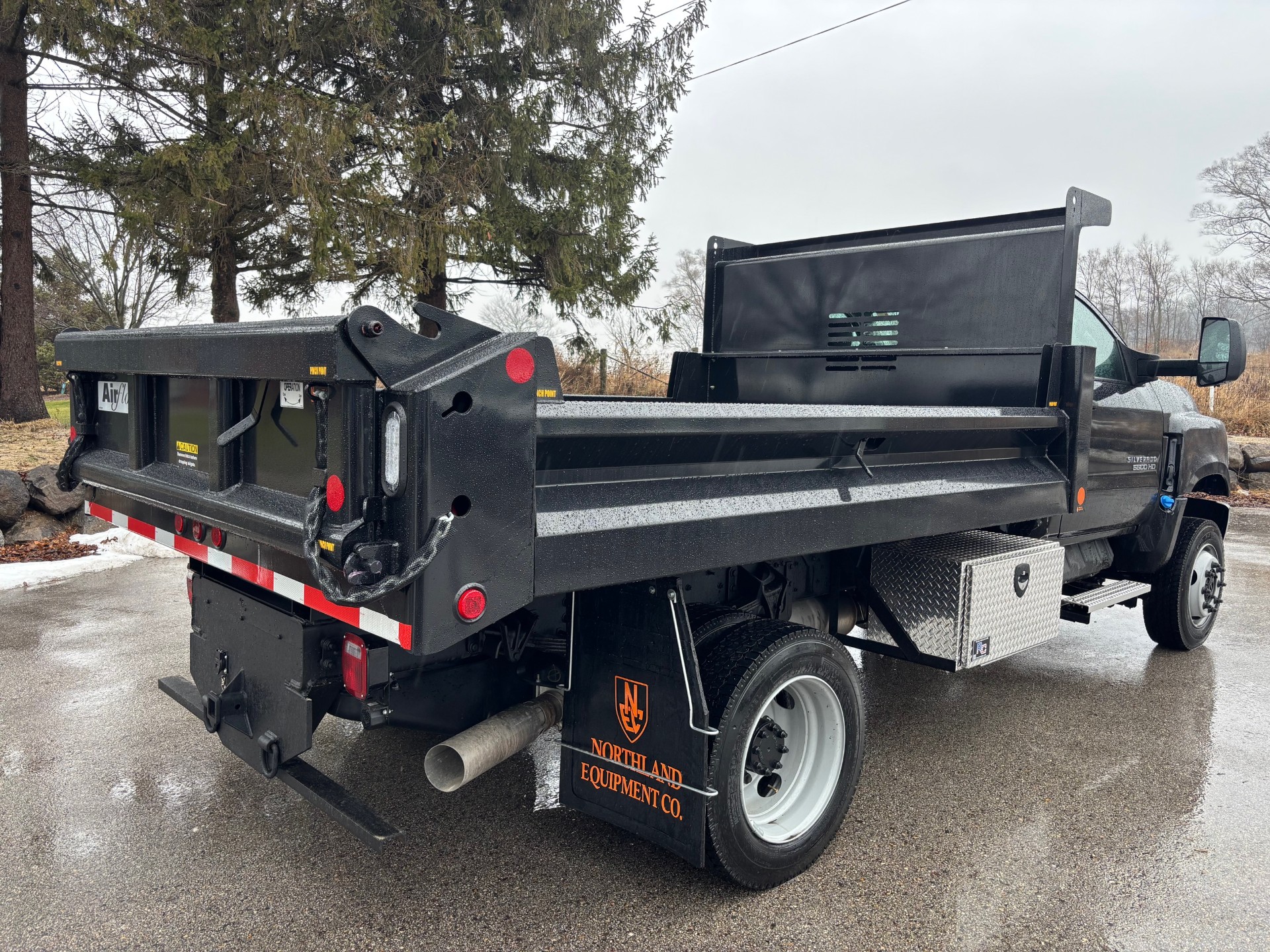 2024 Chevrolet Silverado 5500HD Work Truck photo 2