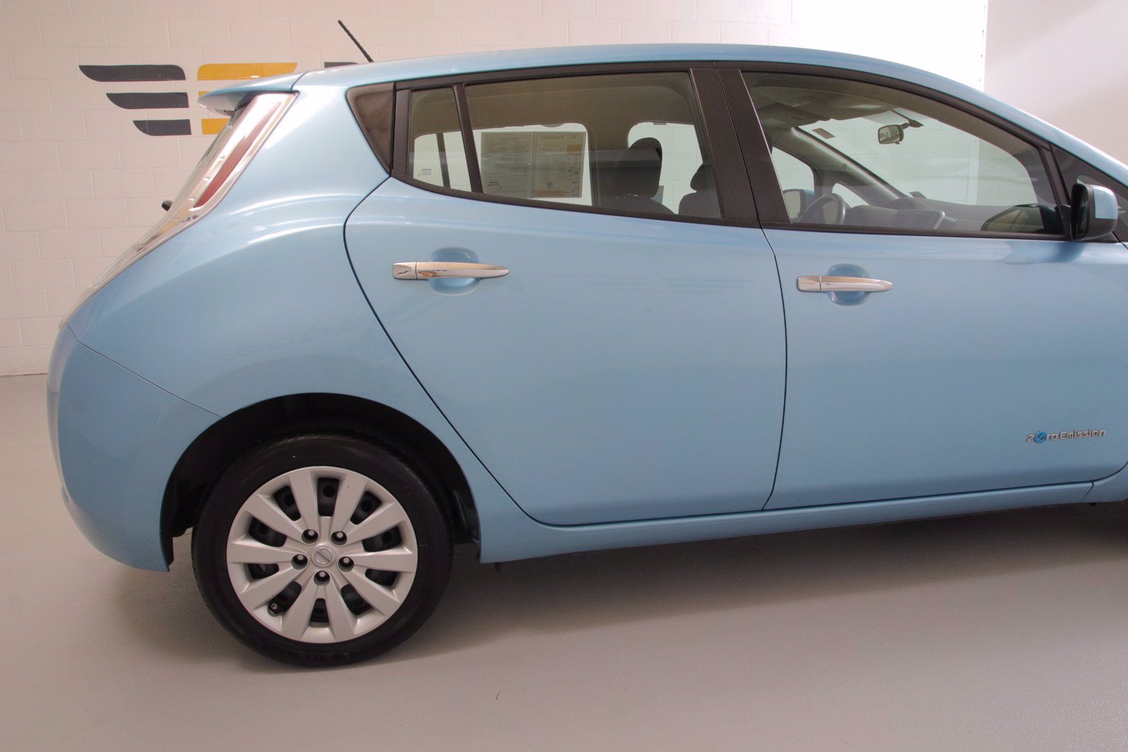 Pre-Owned 2015 Nissan Leaf S 4D Hatchback in Kenmore #3061B | Paddock
