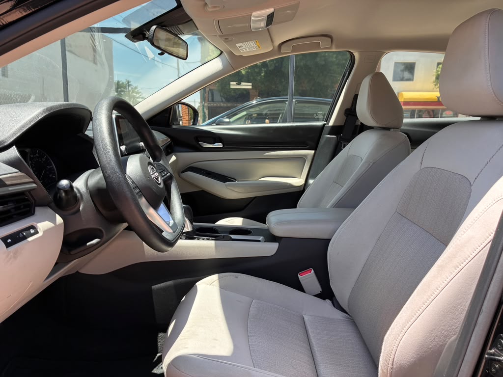 2025 Nissan Altima SV - Photo 9