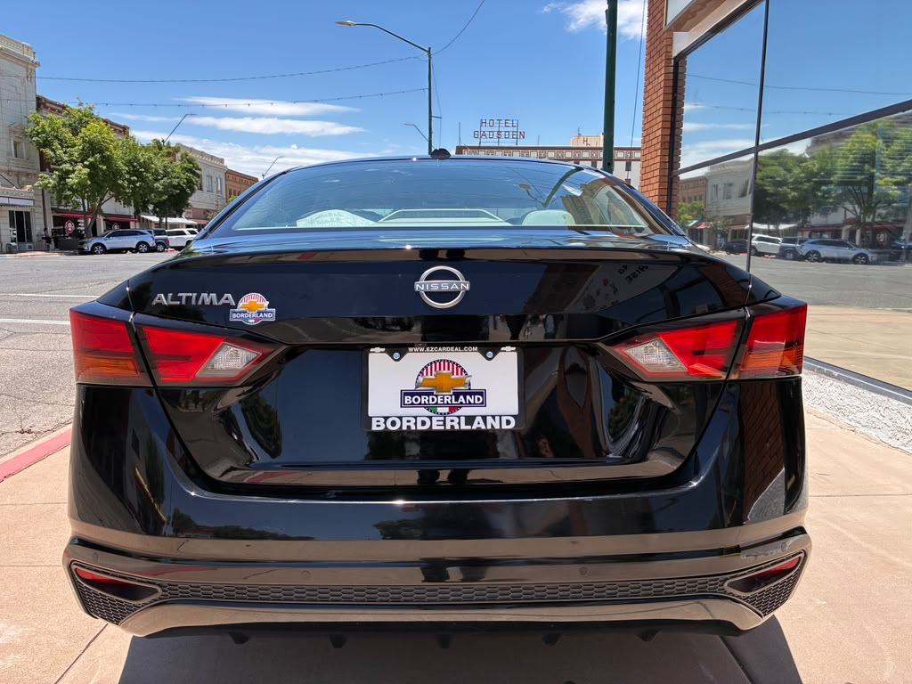 2025 Nissan Altima SV - Photo 10