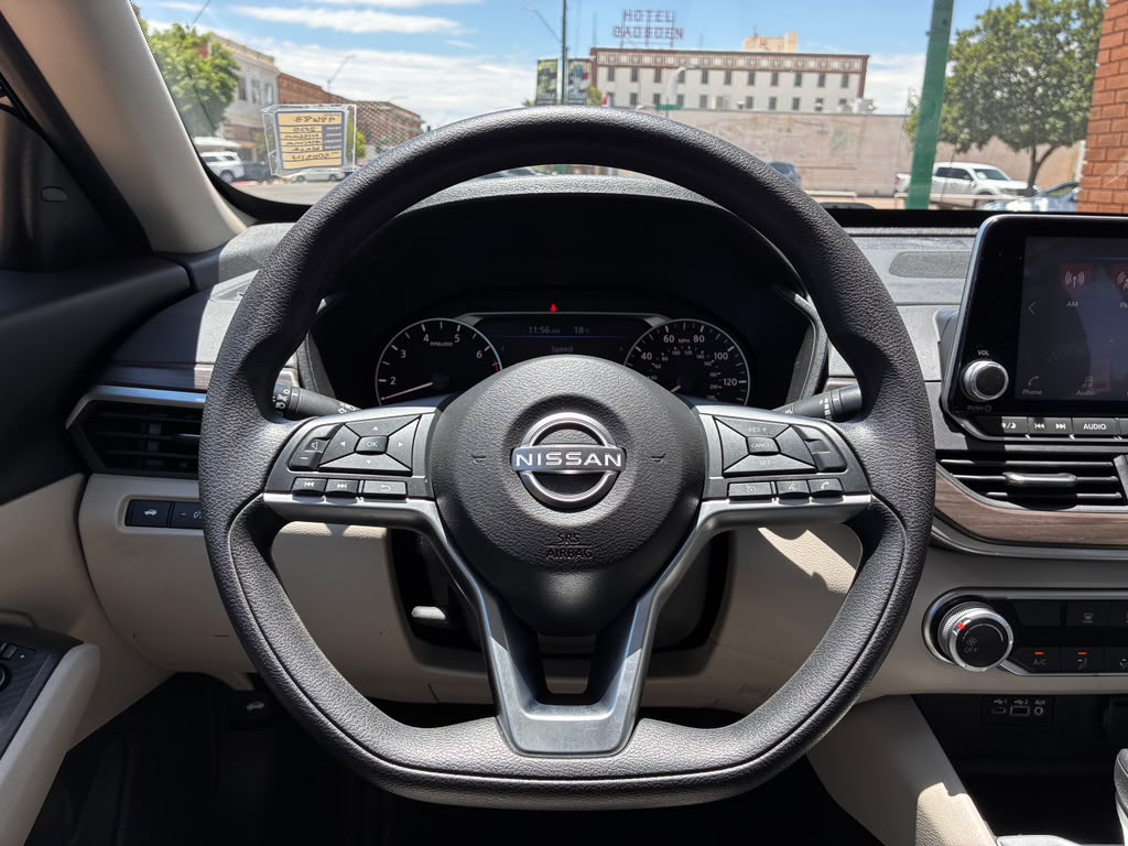 2025 Nissan Altima SV - Photo 14