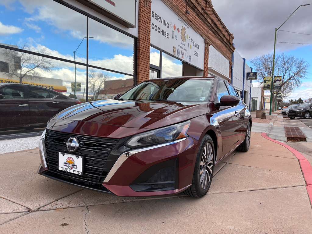 2023 Nissan Altima SV's photo